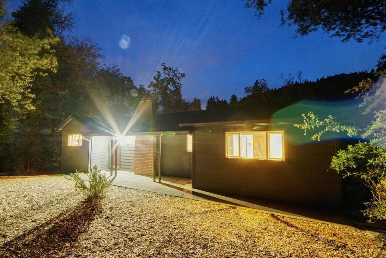 Rivers Breeze Relaxing Riverside Cabin With Private Suite Kayaks Healdsburg Exteriör bild