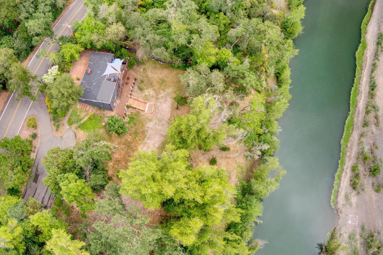 Rivers Breeze Relaxing Riverside Cabin With Private Suite Kayaks Healdsburg Exteriör bild