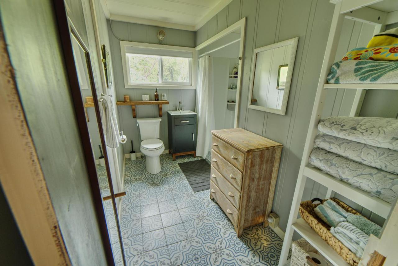 Rivers Breeze Relaxing Riverside Cabin With Private Suite Kayaks Healdsburg Exteriör bild